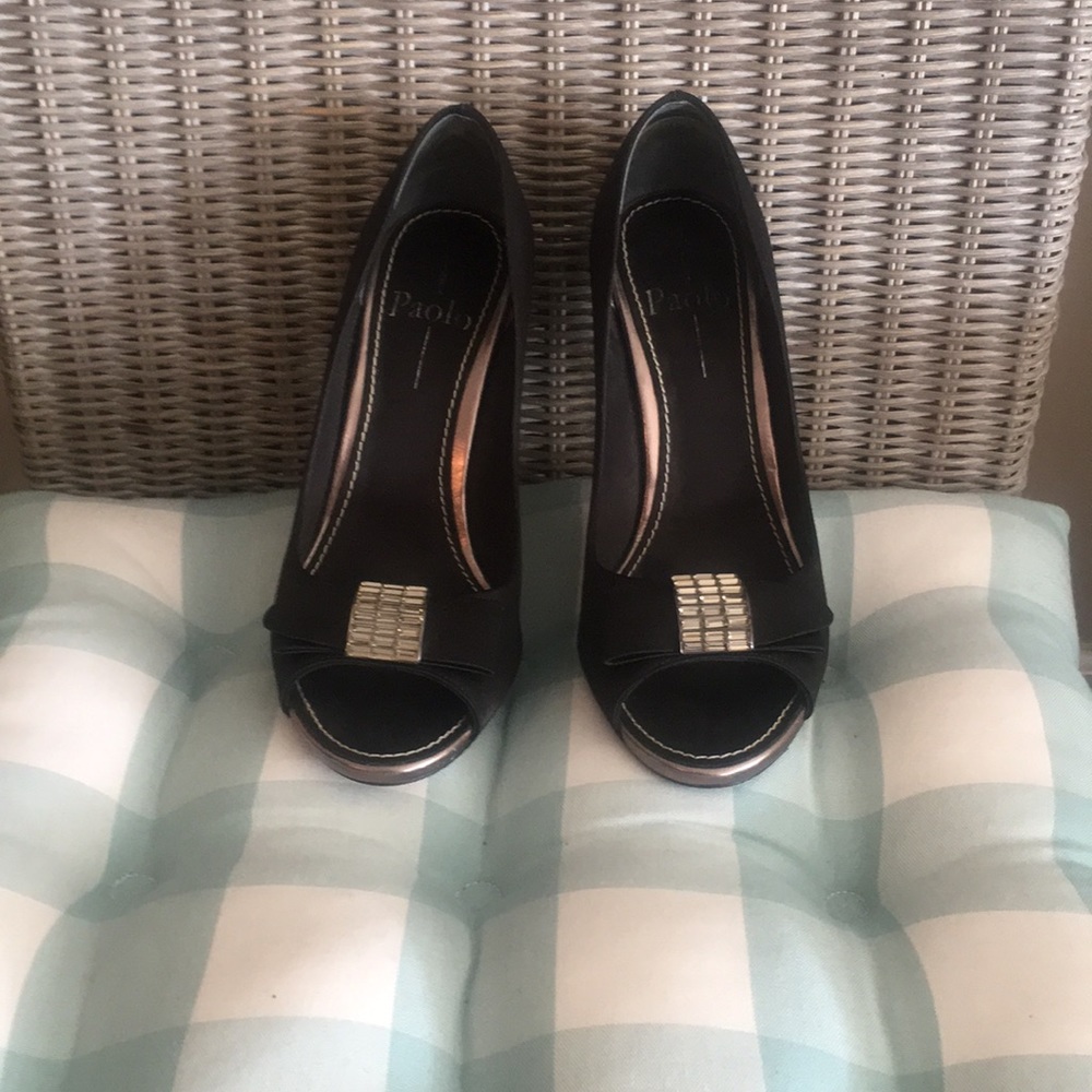 Black satin dress pumps